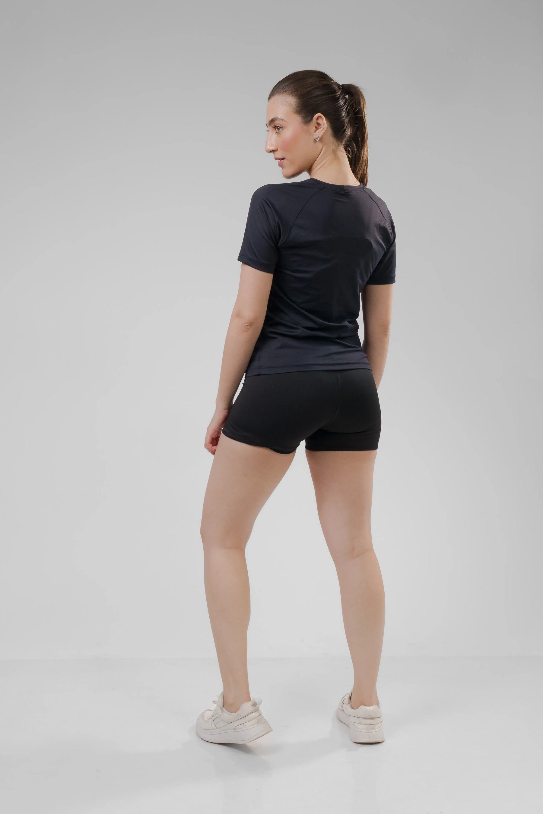 Camiseta Feminina UV+ Preta - Manga Curta