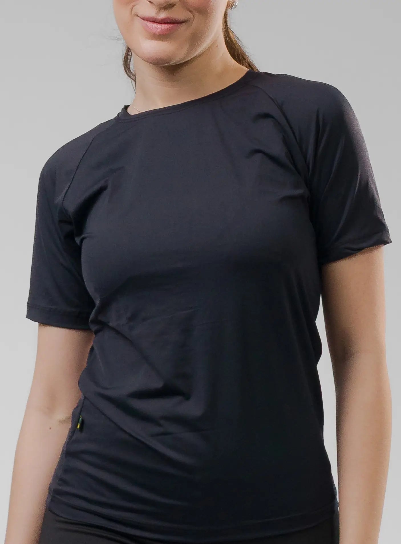Camiseta Feminina UV+ Preta - Manga Curta