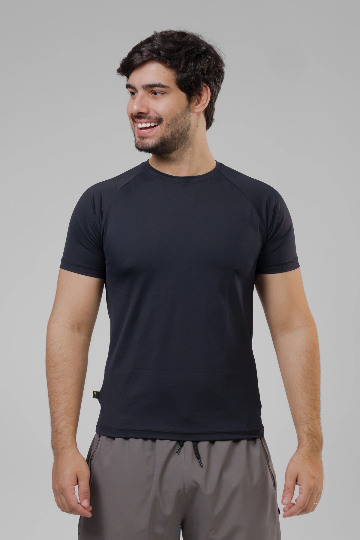 Camiseta Masculina  UV+ Preta - Manga Curta