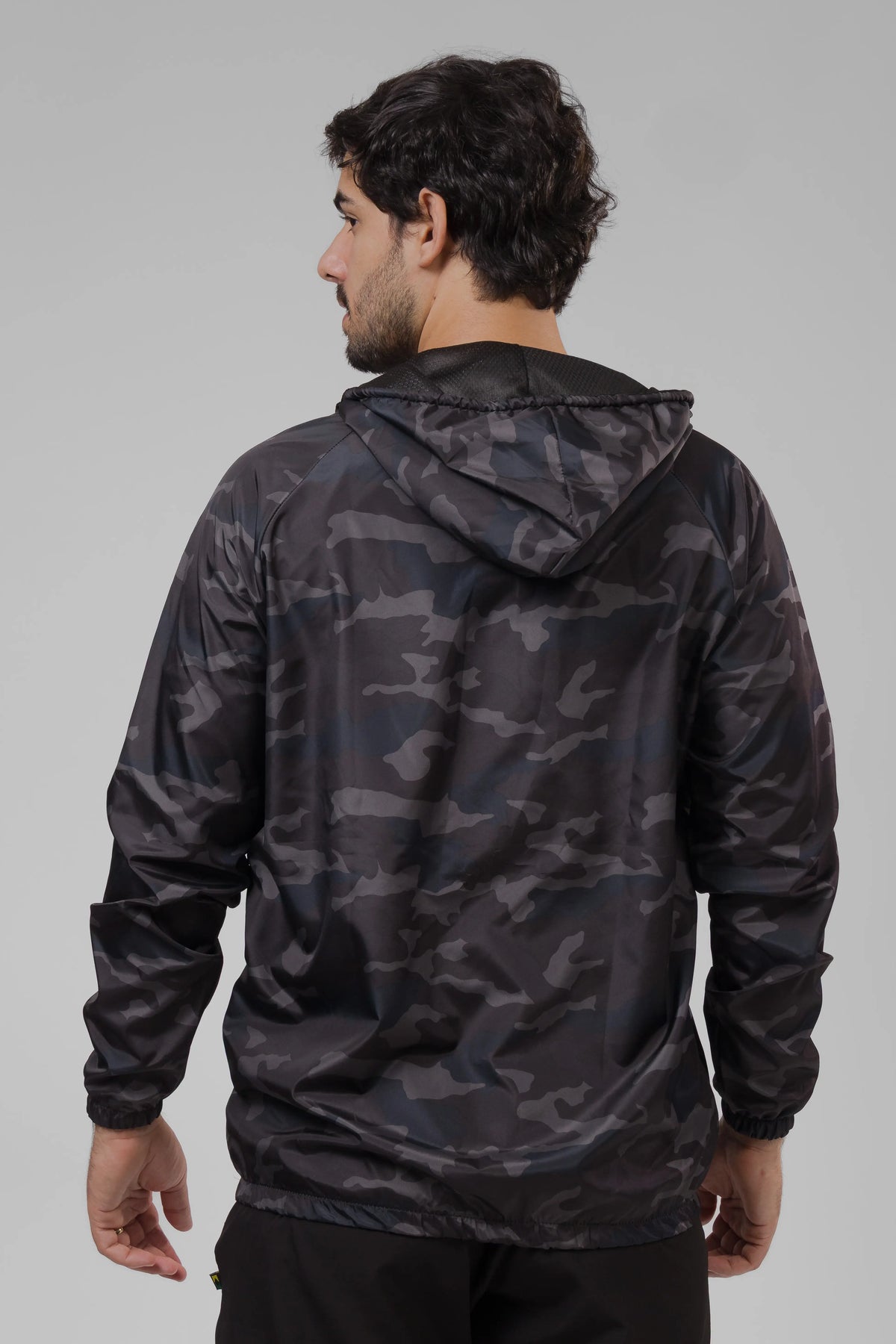 Jaqueta Corta Vento Masculina - Camuflada Escura