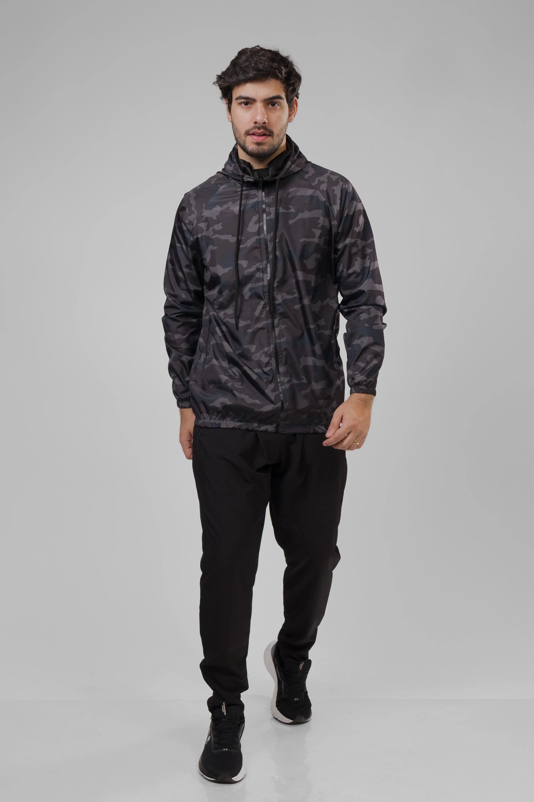 Jaqueta Corta Vento Masculina - Camuflada Escura