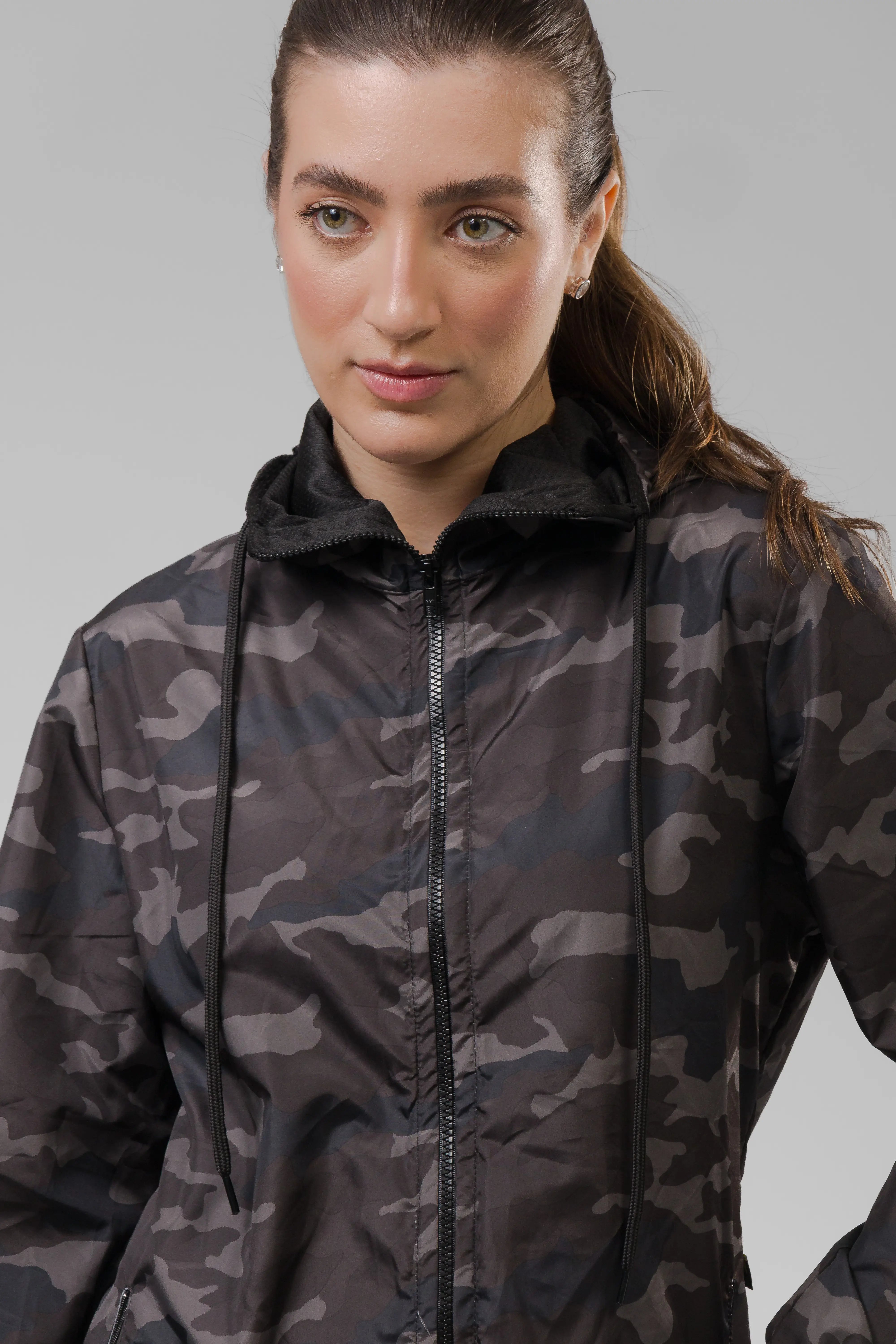 Jaqueta Corta Vento Feminina  - Camuflado Escuro