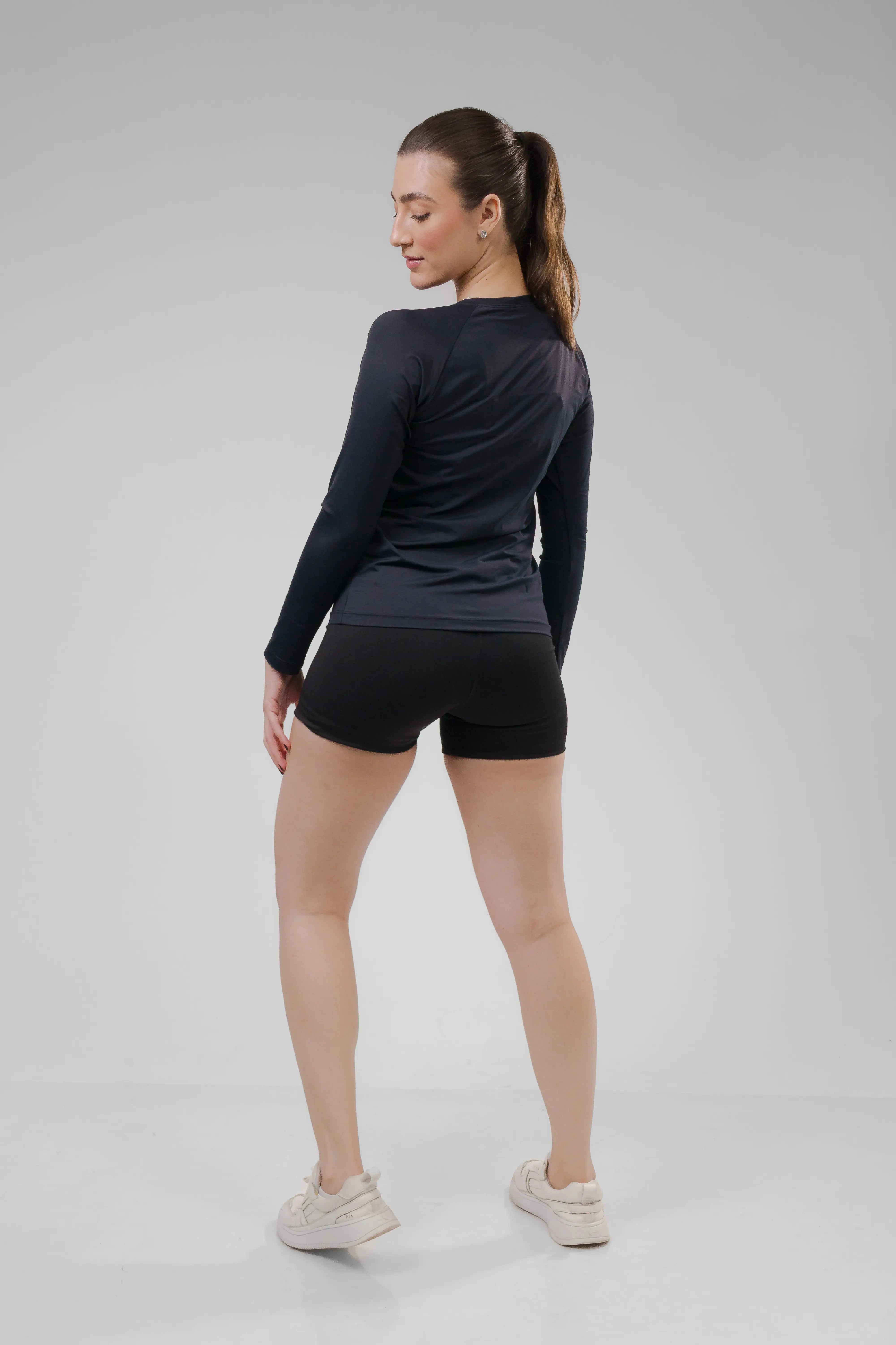 Camiseta Feminina  UV+ Preta - Manga Longa